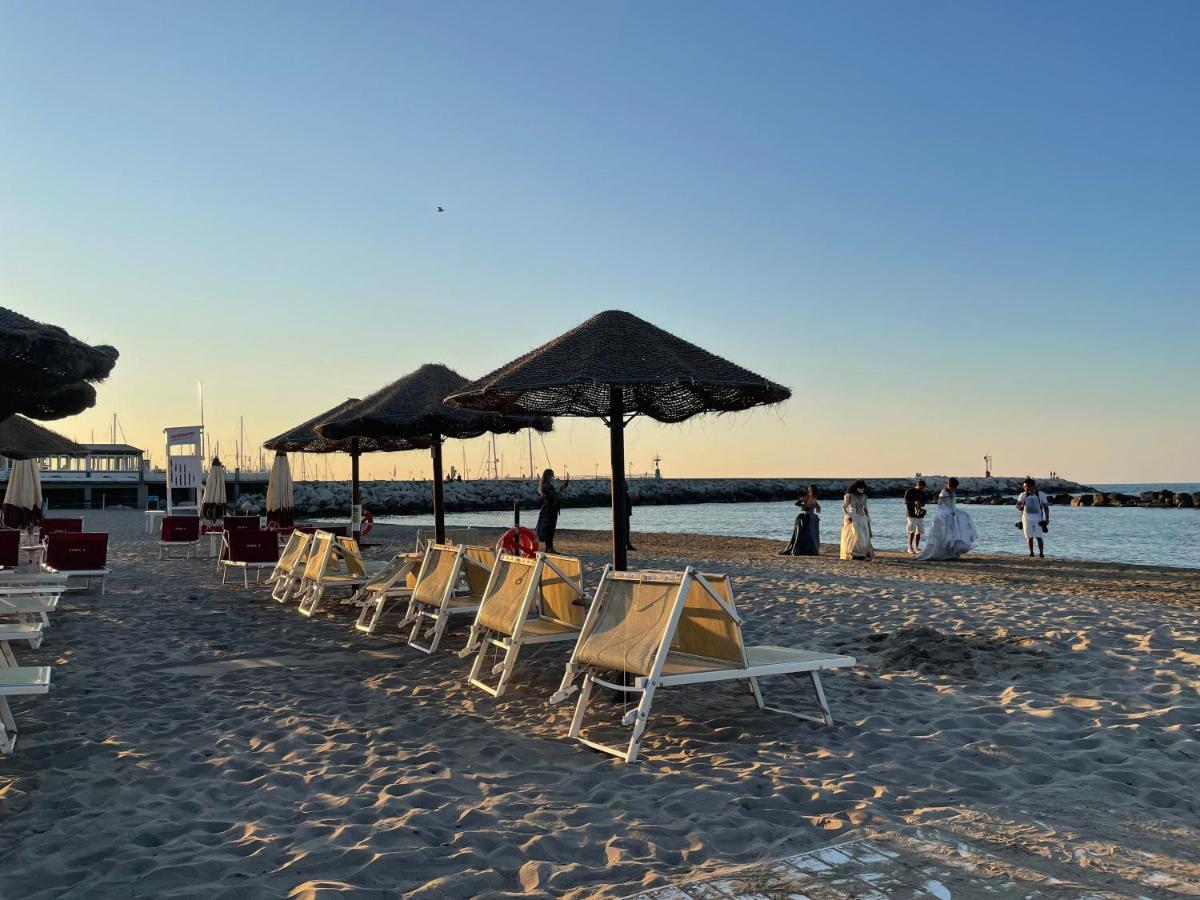 Hotel Rex Gabicce Mare Buitenkant foto
