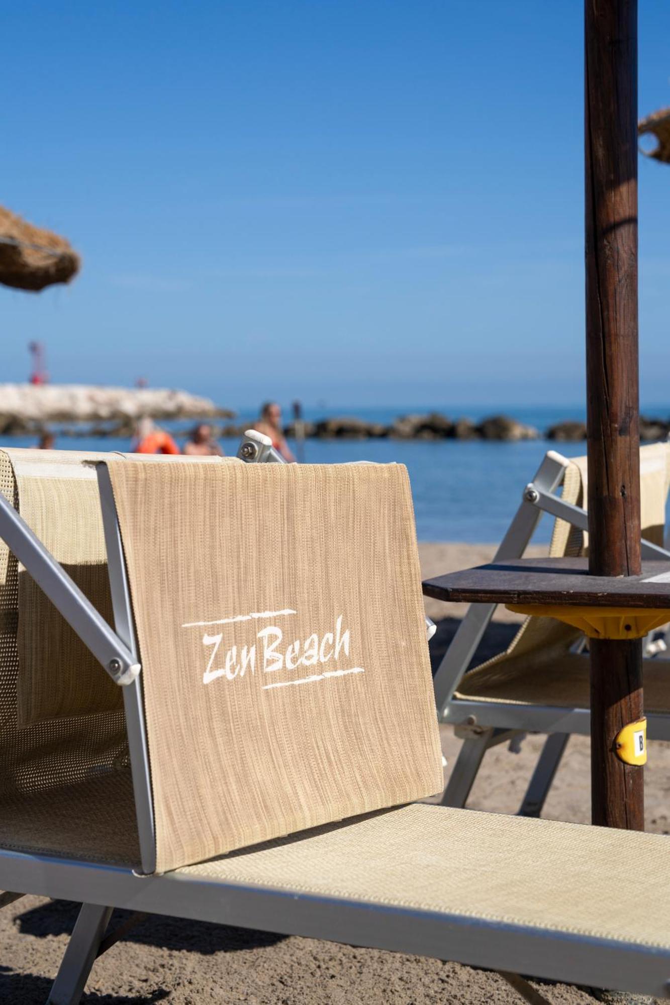 Hotel Rex Gabicce Mare Buitenkant foto